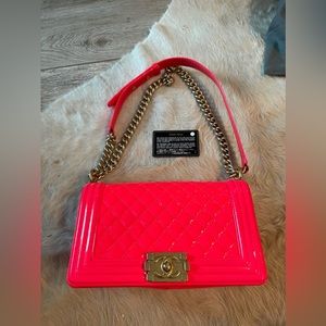 AUT CHANEL Le Boy Small patent Leather Shoulder Bag Neon Pink